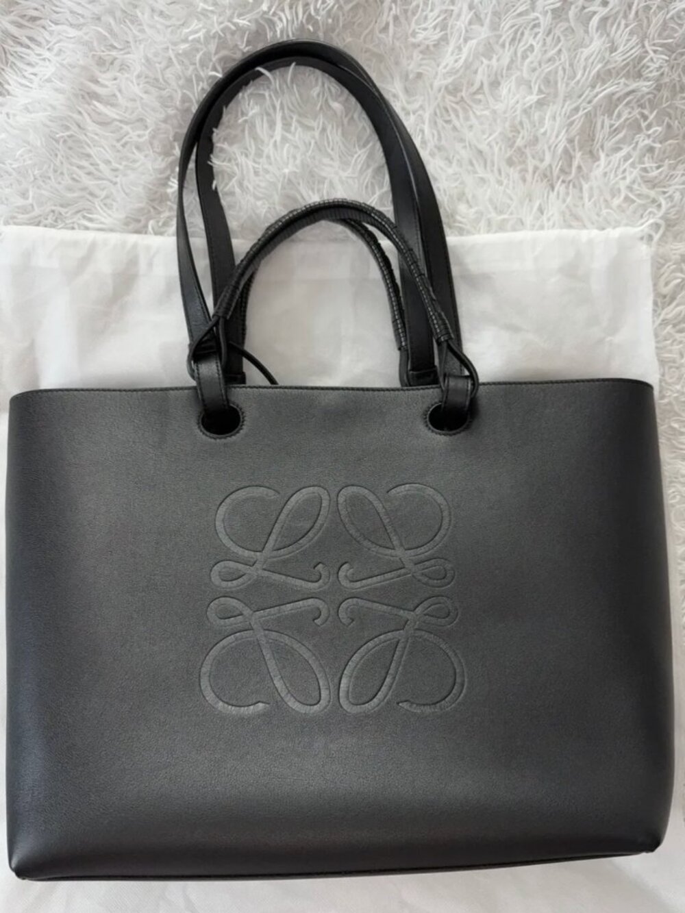 Loewe anagram classic leather tote bag black